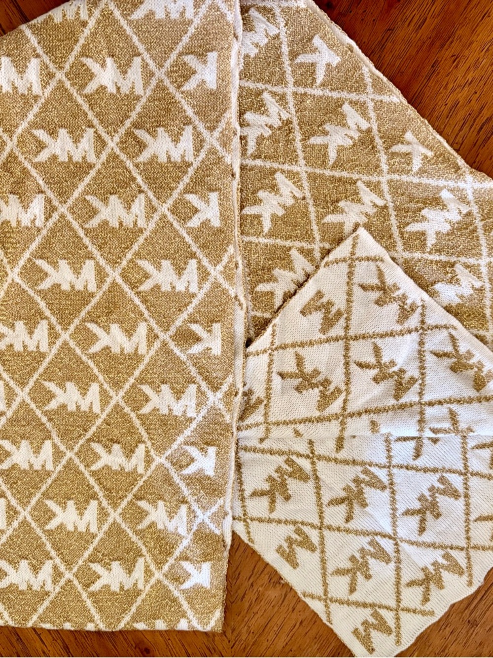 Michael Kors Designer Logo Ladies Scarf Metallic Gold White Sparkle New Tag NWT